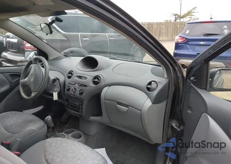 2000 Toyota Echo z USA, uszkodzony, nr VIN JTDAT1239Y5006645